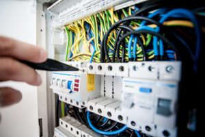 Découvrez les 5 réparations électriques courantes à domicile